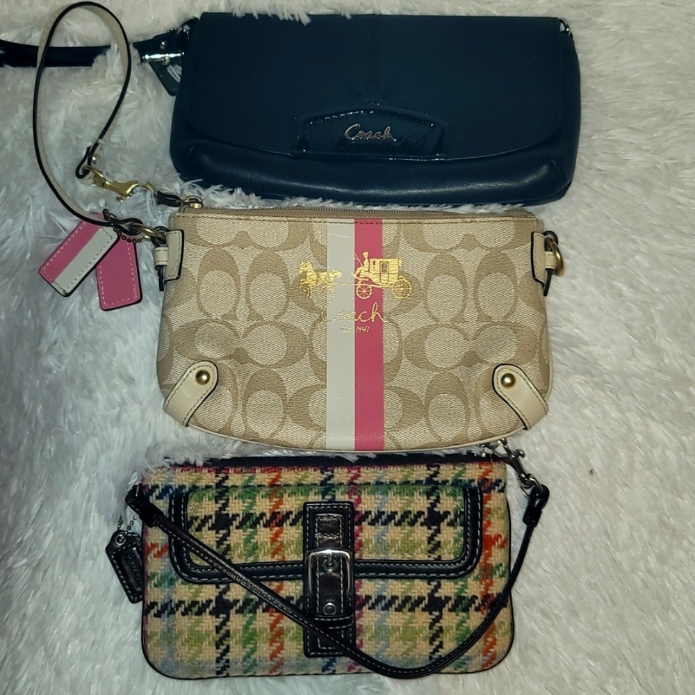 🛍Coach Wristlet Bundle 💘